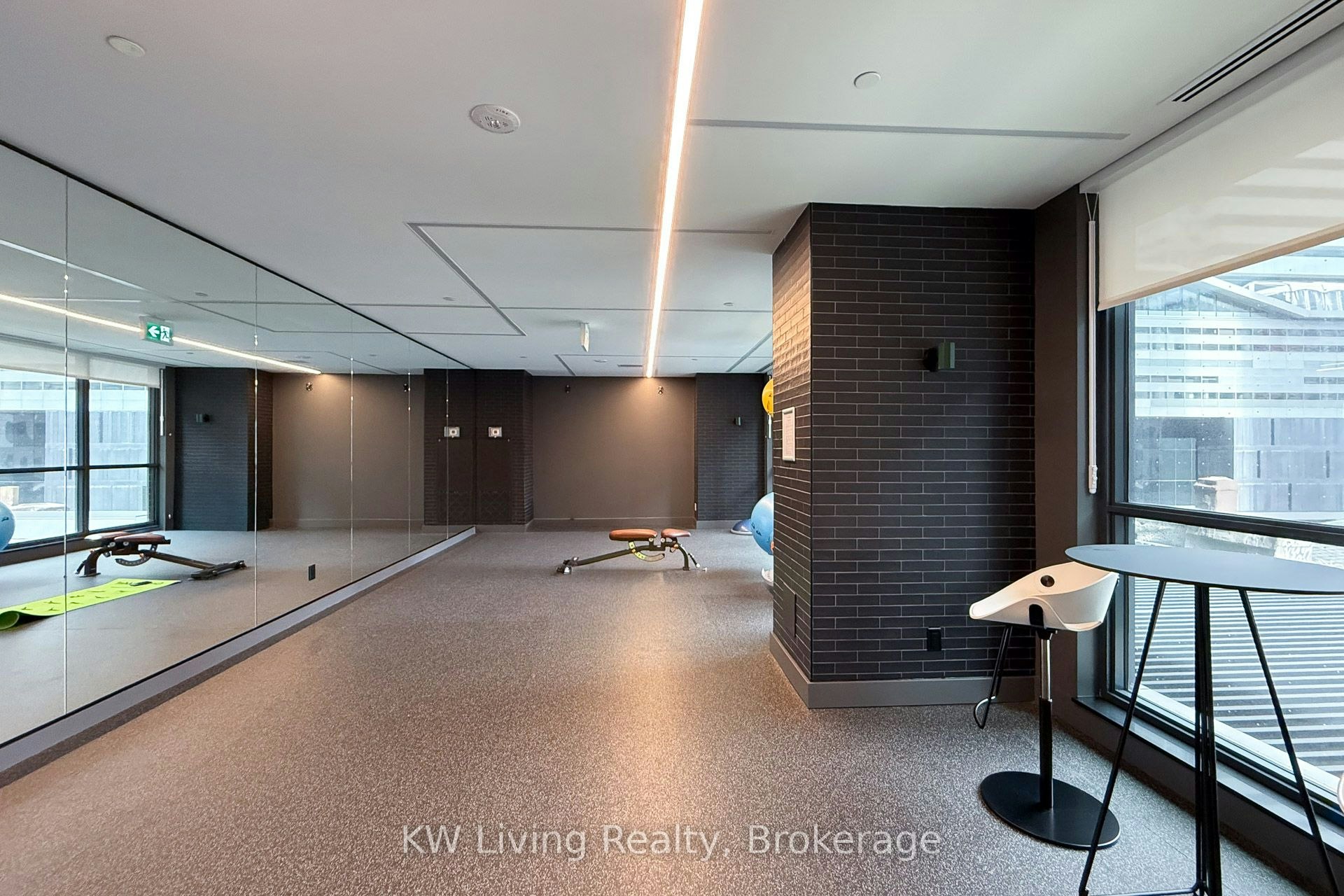 902-327 King Street W, Toronto, ON, M5V 0W7 - 23