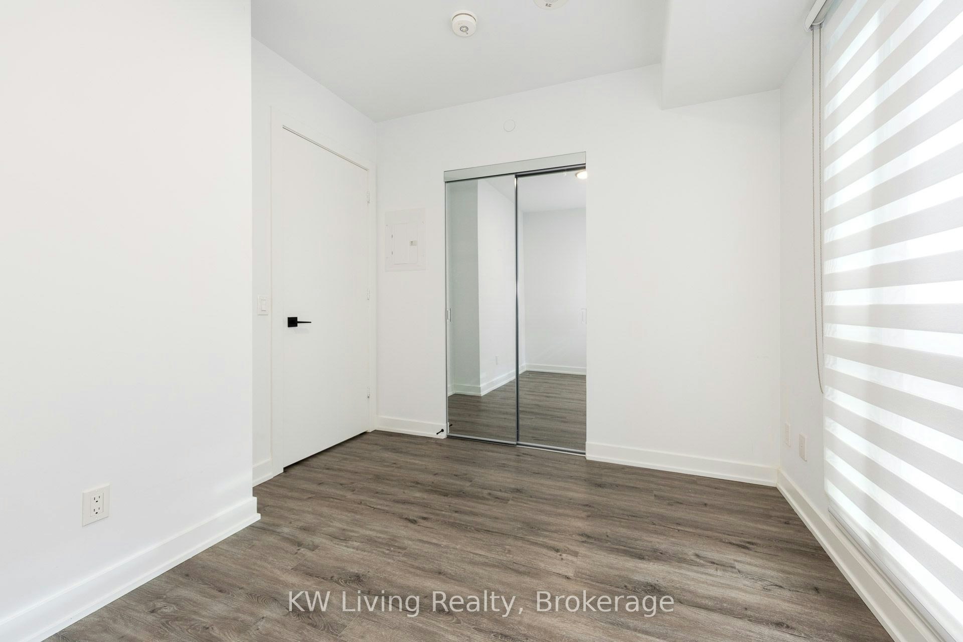 902-327 King Street W, Toronto, ON, M5V 0W7 - 13
