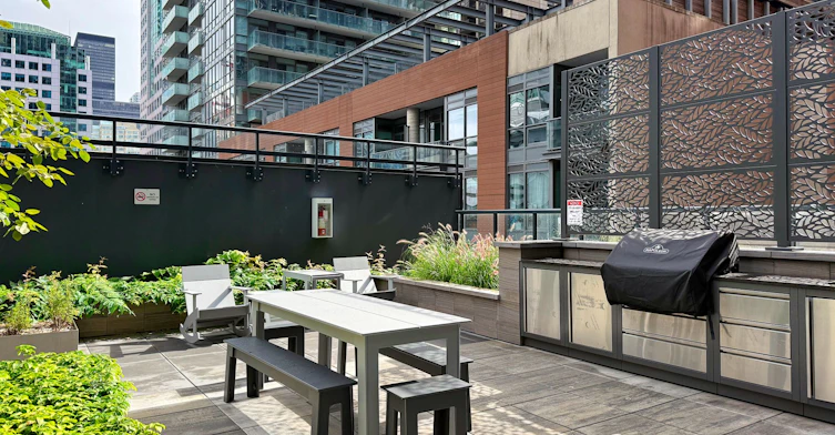 902-327 King Street W, Toronto, ON, M5V 0W7 - 16