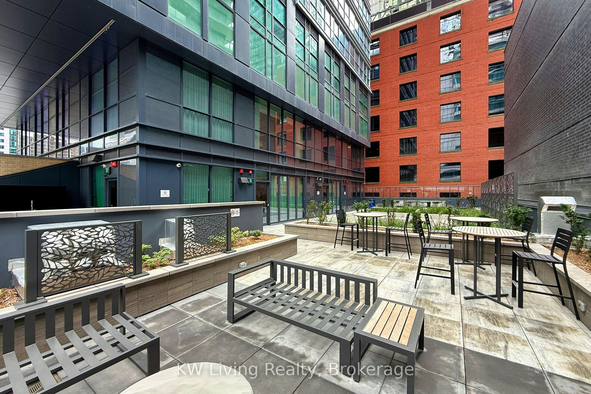 902-327 King Street W, Toronto, ON, M5V 0W7 - 19