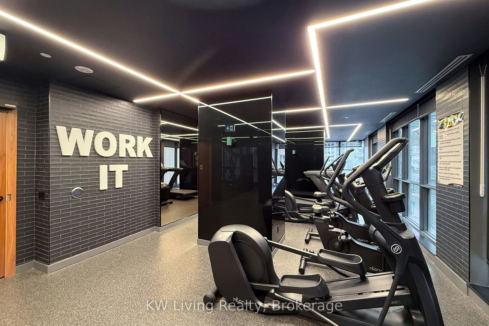 902-327 King Street W, Toronto, ON, M5V 0W7 - 21