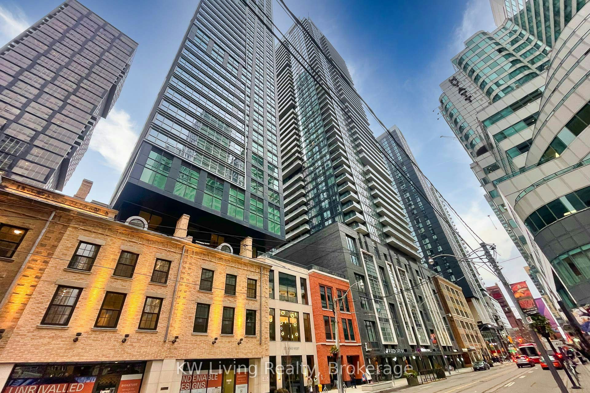 902-327 King Street W, Toronto, ON, M5V 0W7 - 32