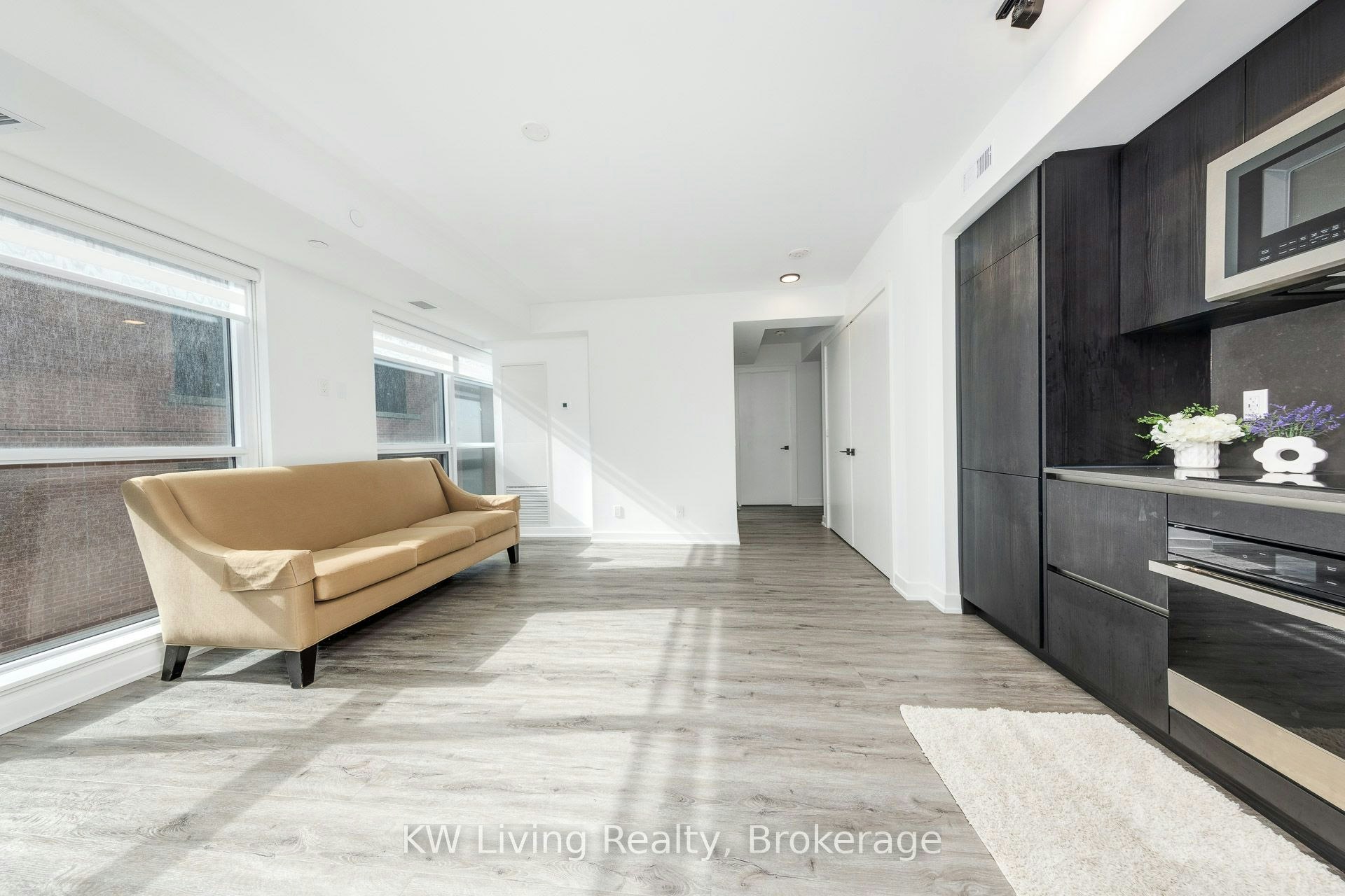 902-327 King Street W, Toronto, ON, M5V 0W7 - 6