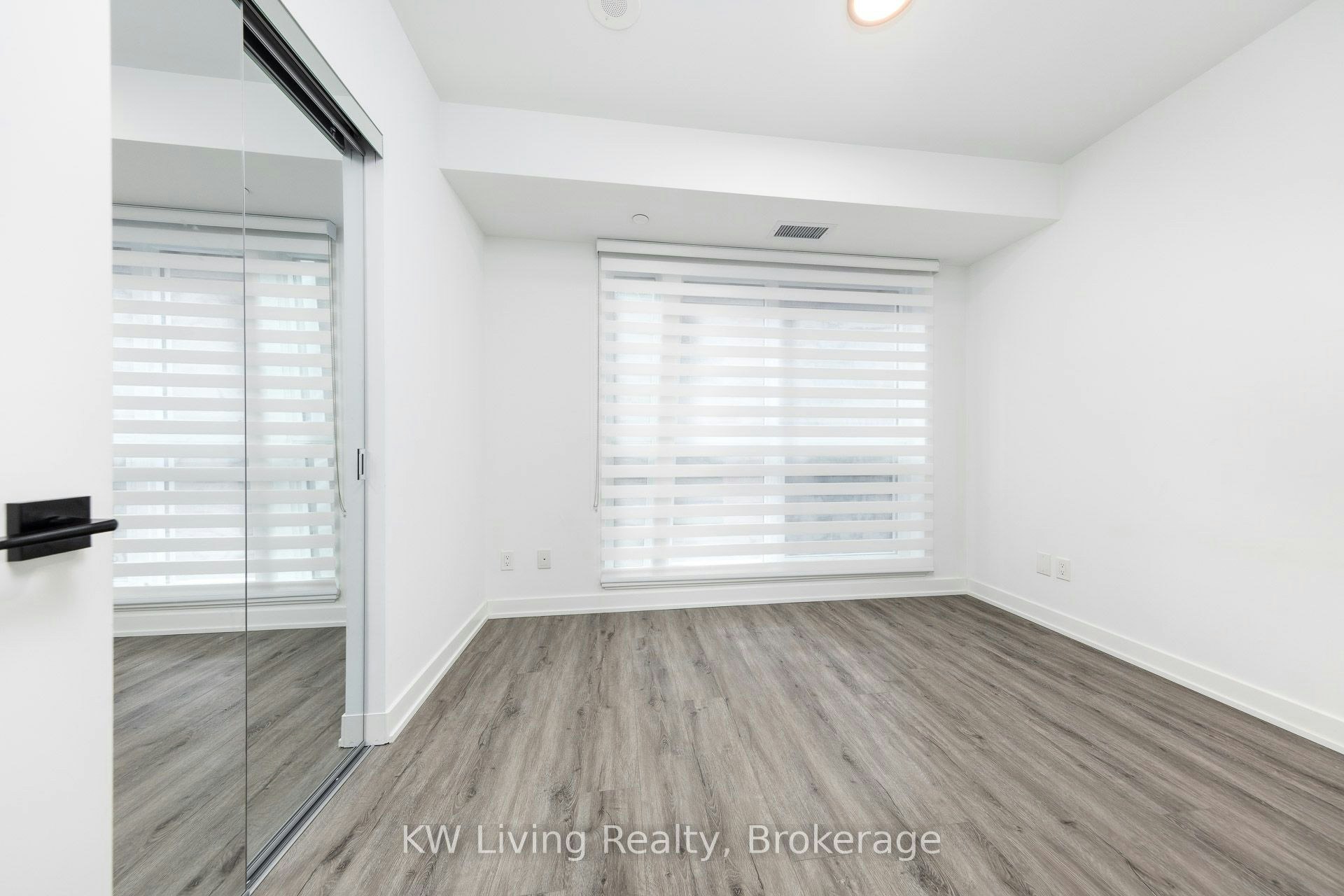 902-327 King Street W, Toronto, ON, M5V 0W7 - 12