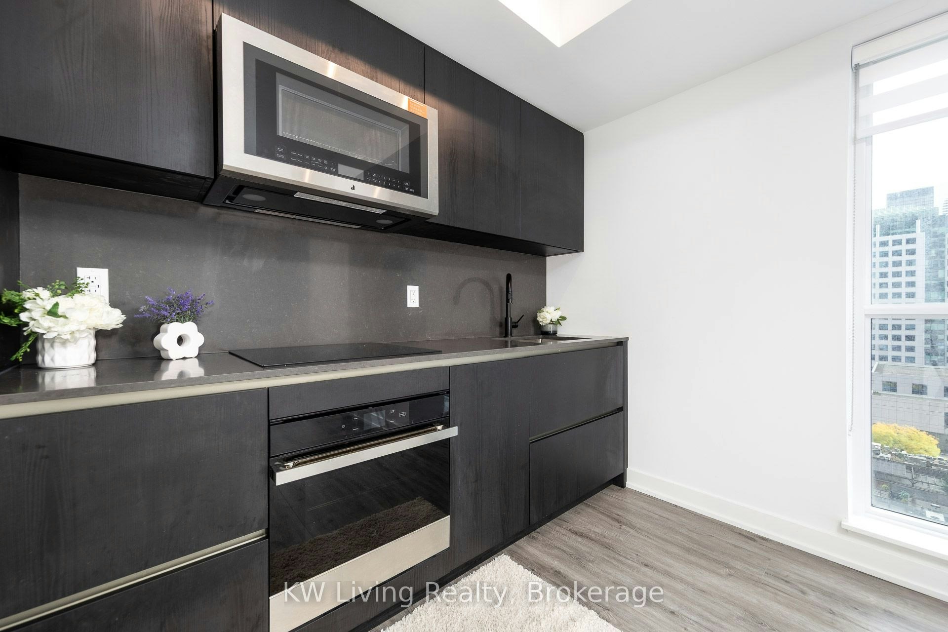 902-327 King Street W, Toronto, ON, M5V 0W7 - 10