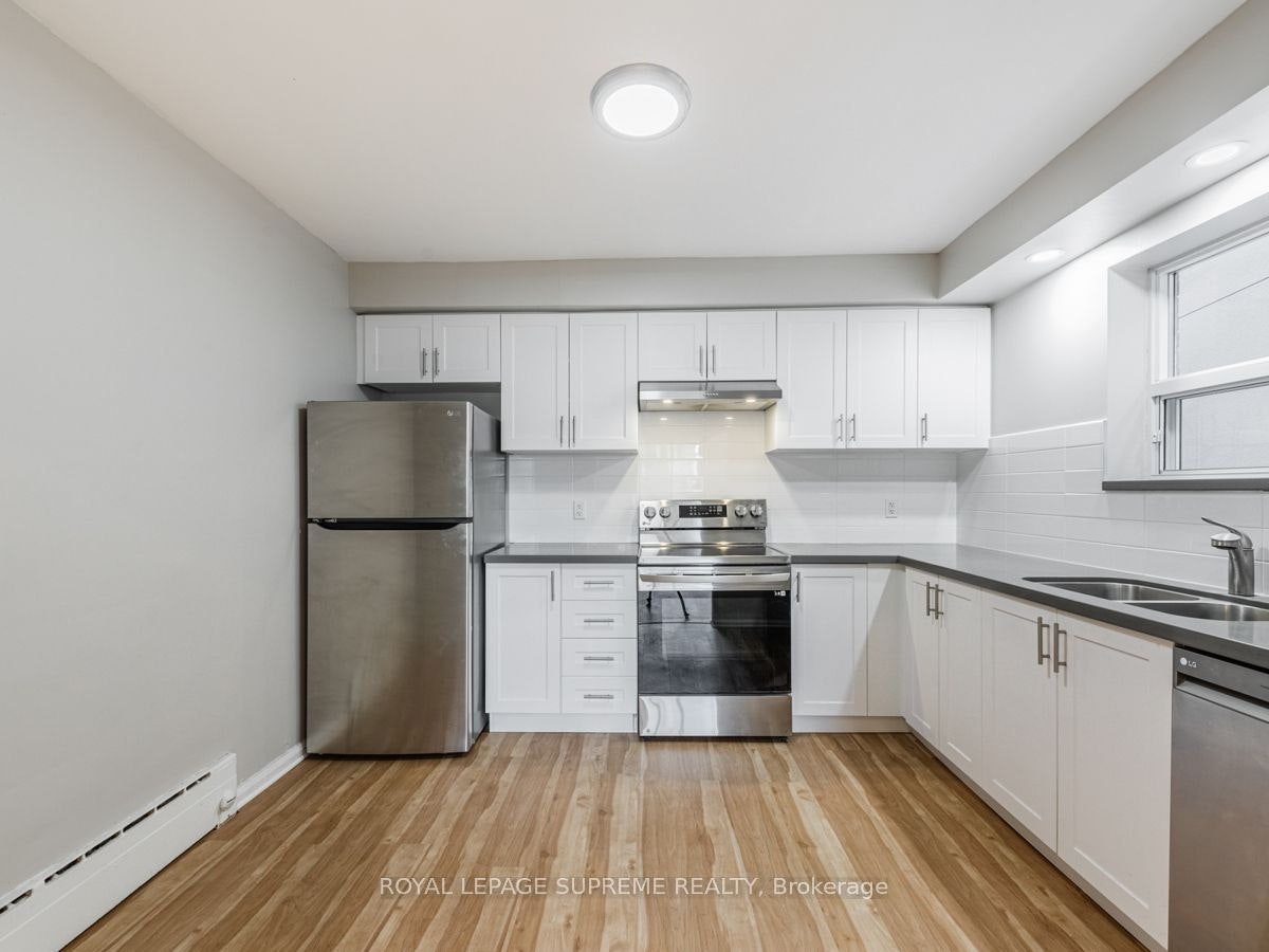 77 Greensides Avenue, Toronto, ON, M6G 3P8 - 8