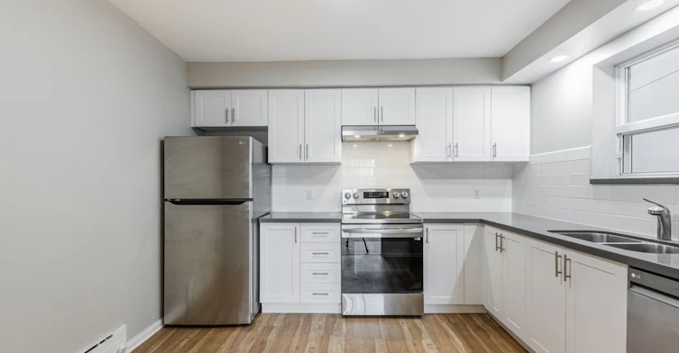 77 Greensides Avenue, Toronto, ON, M6G 3P8 - 8