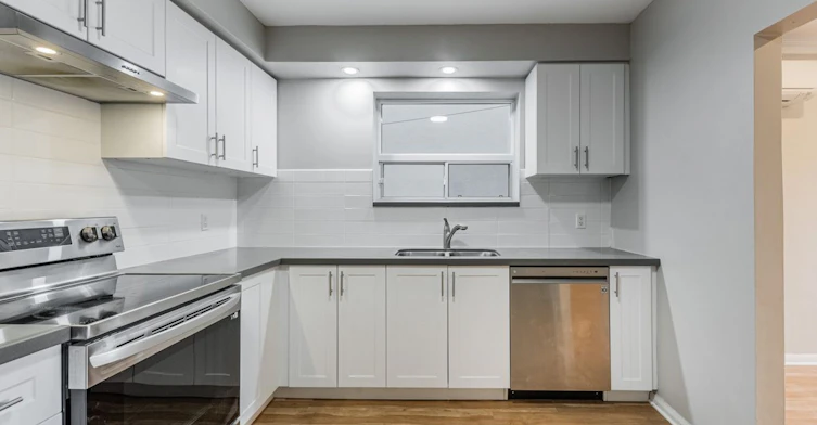 77 Greensides Avenue, Toronto, ON, M6G 3P8 - 9