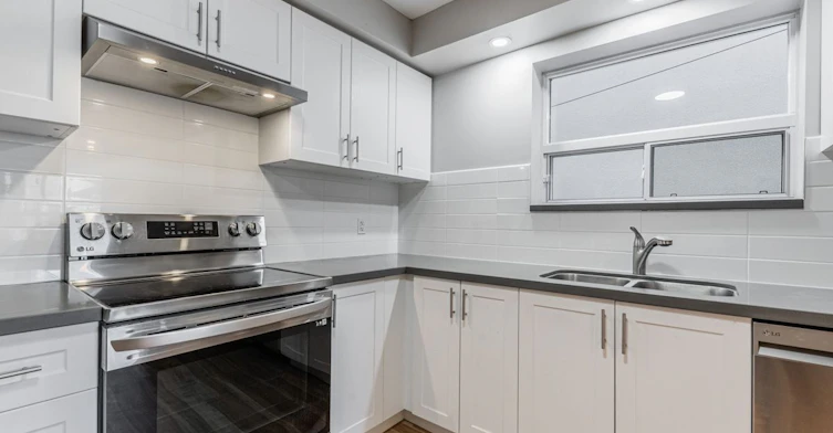 77 Greensides Avenue, Toronto, ON, M6G 3P8 - 11