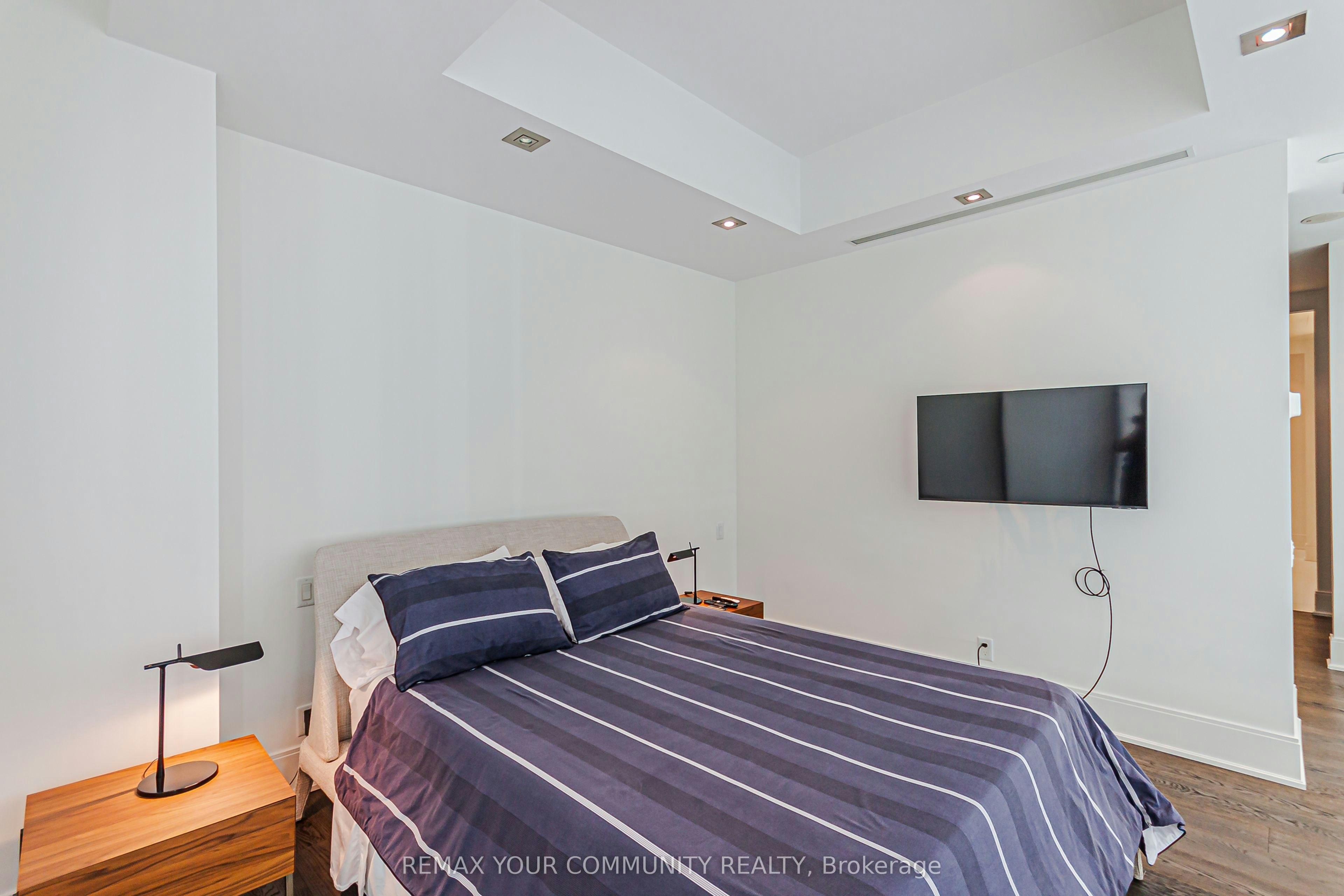 902-77 Charles Street W, Toronto, ON, M5S 2X1 - 26