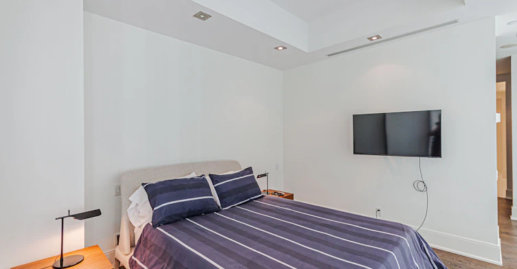 902-77 Charles Street W, Toronto, ON, M5S 2X1 - 26
