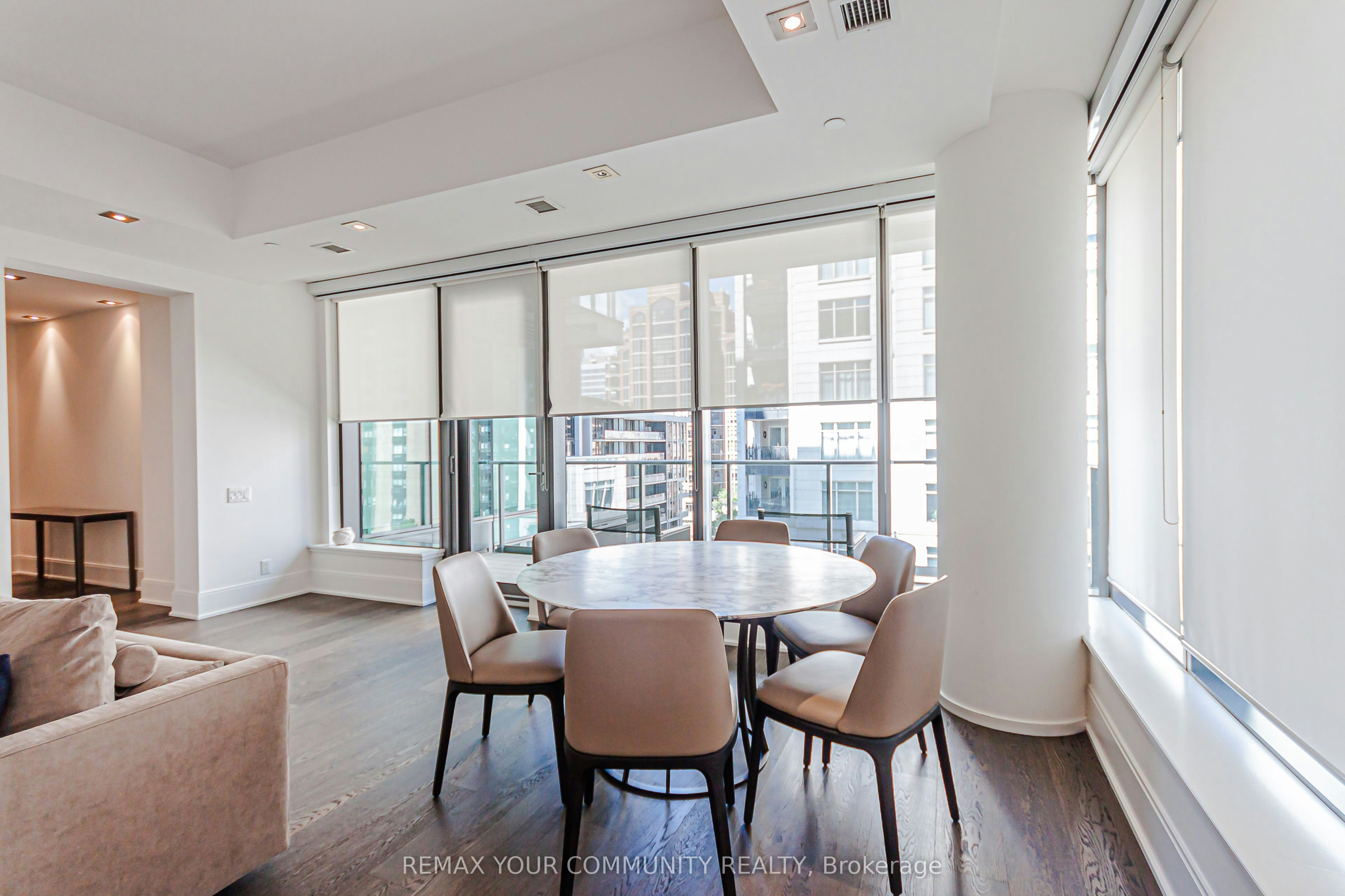 902-77 Charles Street W, Toronto, ON, M5S 2X1 - 19
