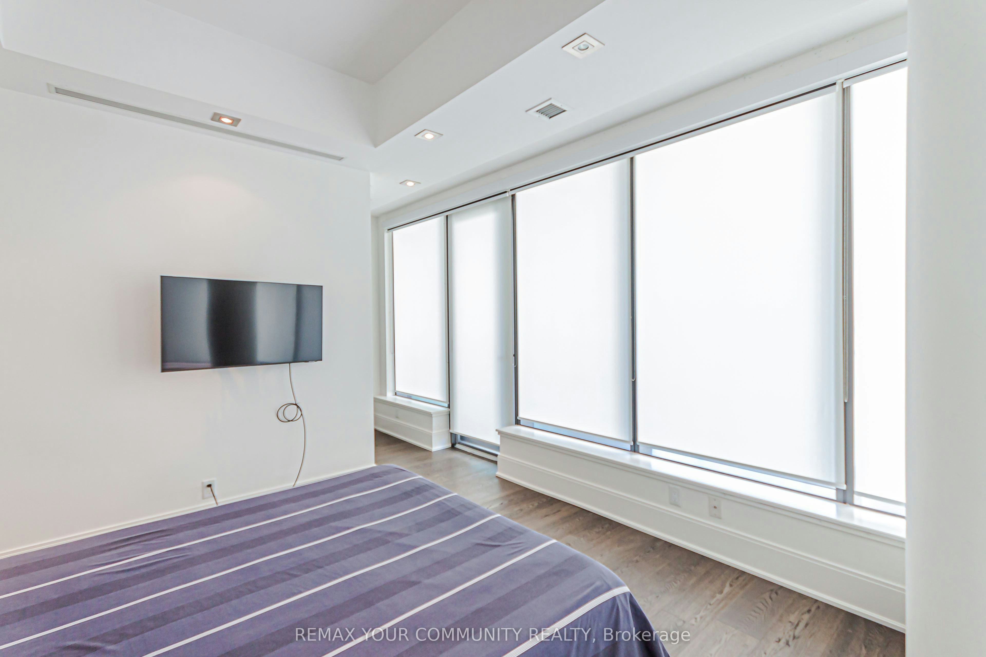902-77 Charles Street W, Toronto, ON, M5S 2X1 - 27