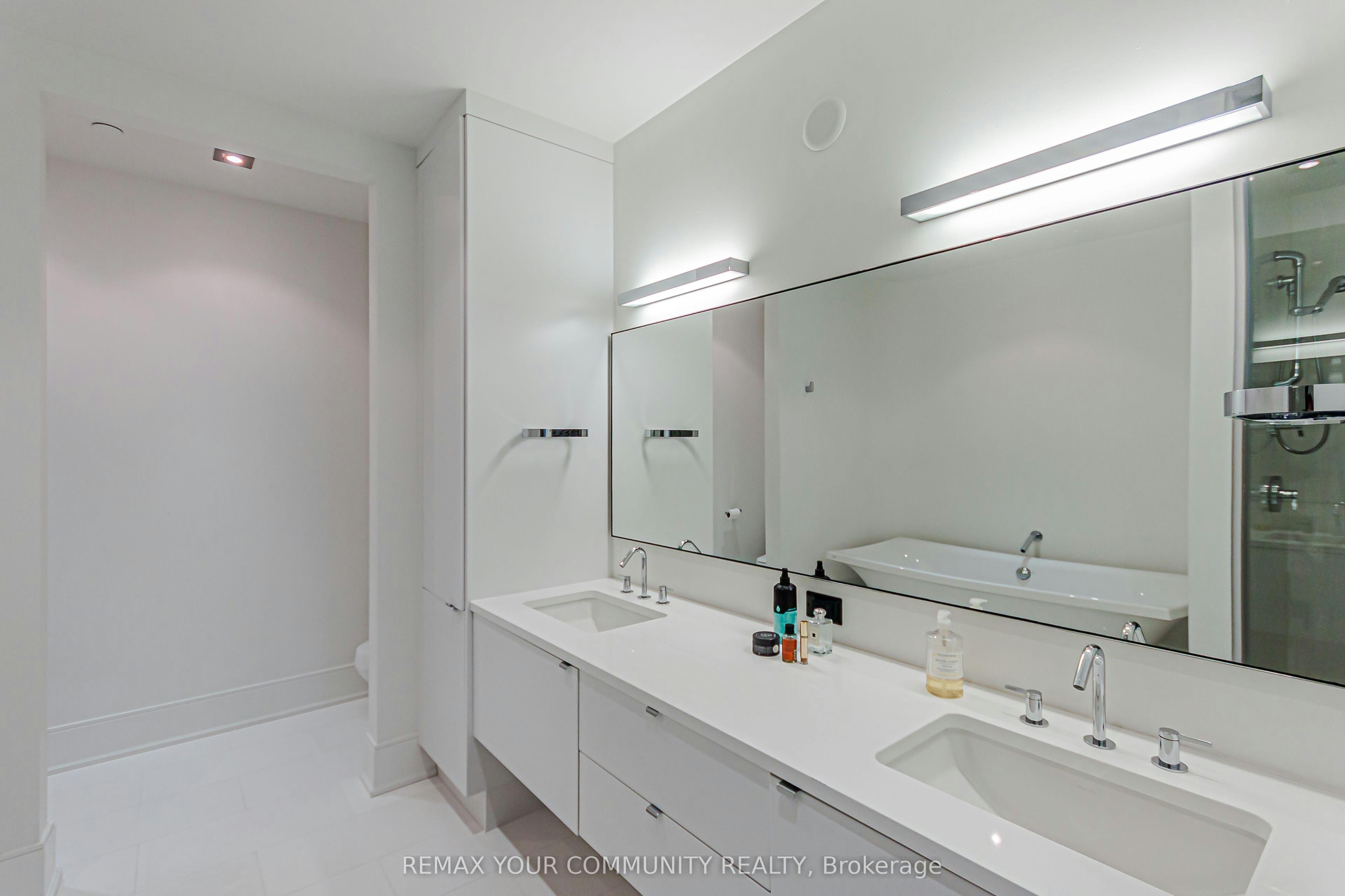 902-77 Charles Street W, Toronto, ON, M5S 2X1 - 33