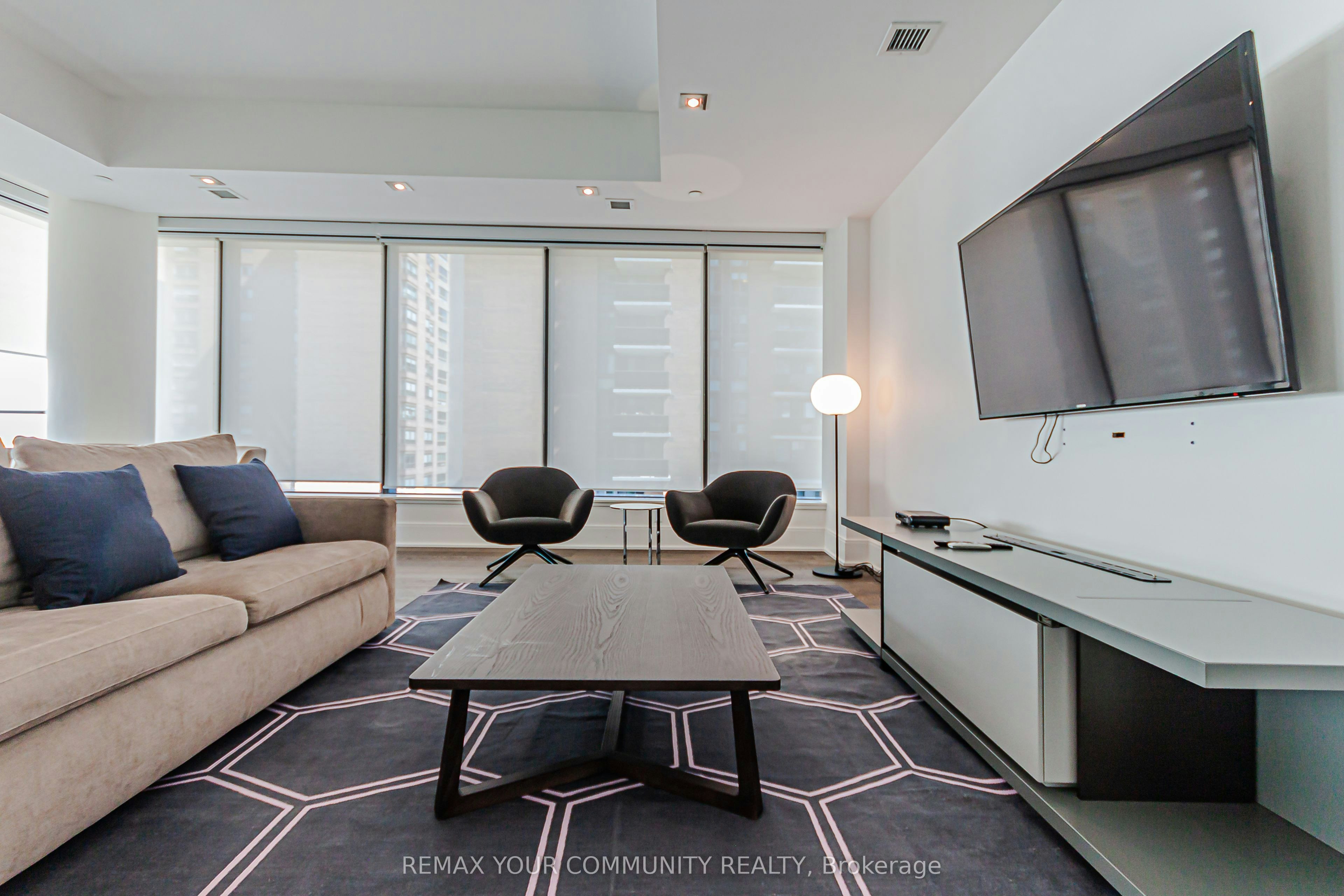 902-77 Charles Street W, Toronto, ON, M5S 2X1 - 17