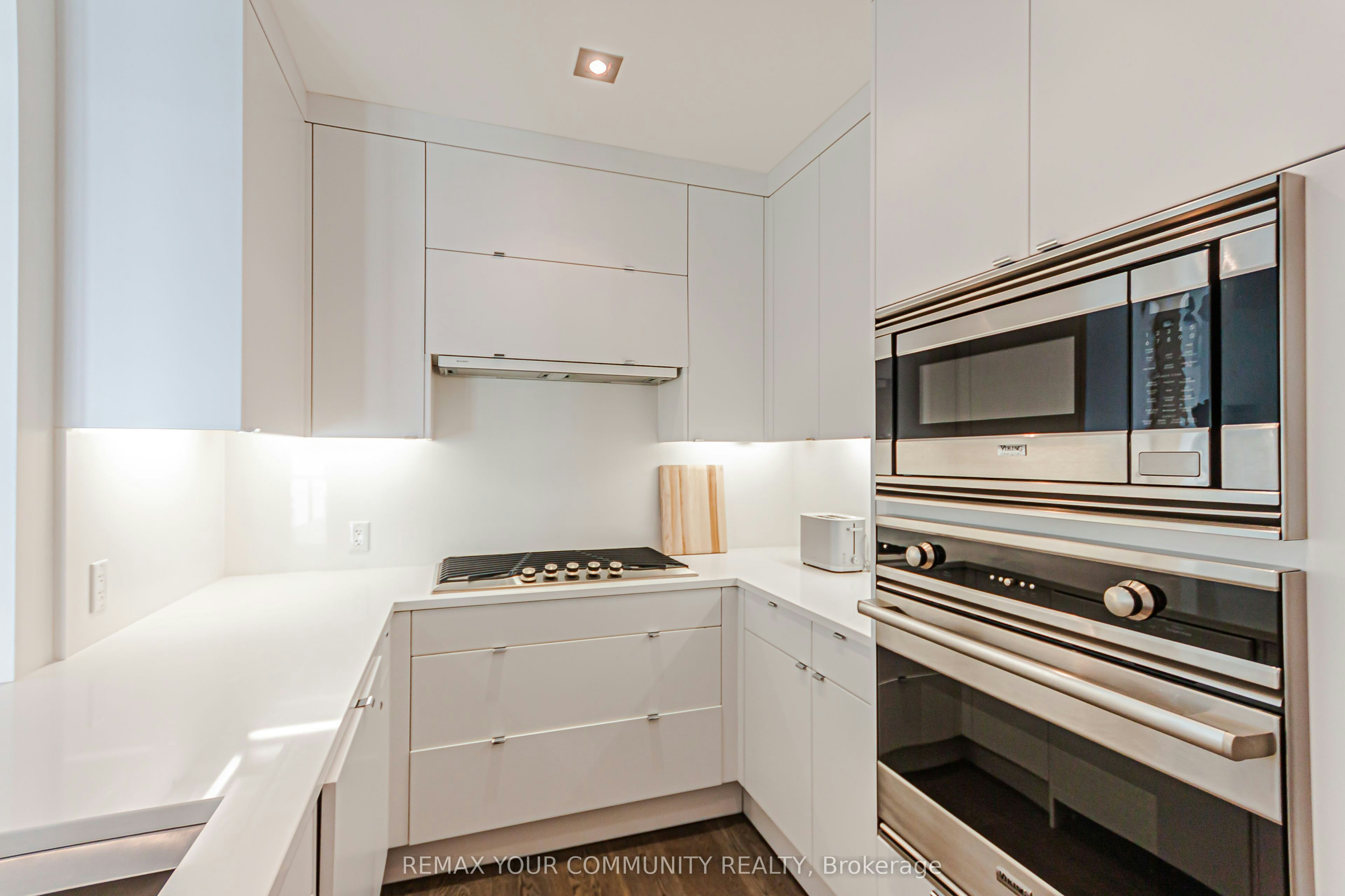 902-77 Charles Street W, Toronto, ON, M5S 2X1 - 13