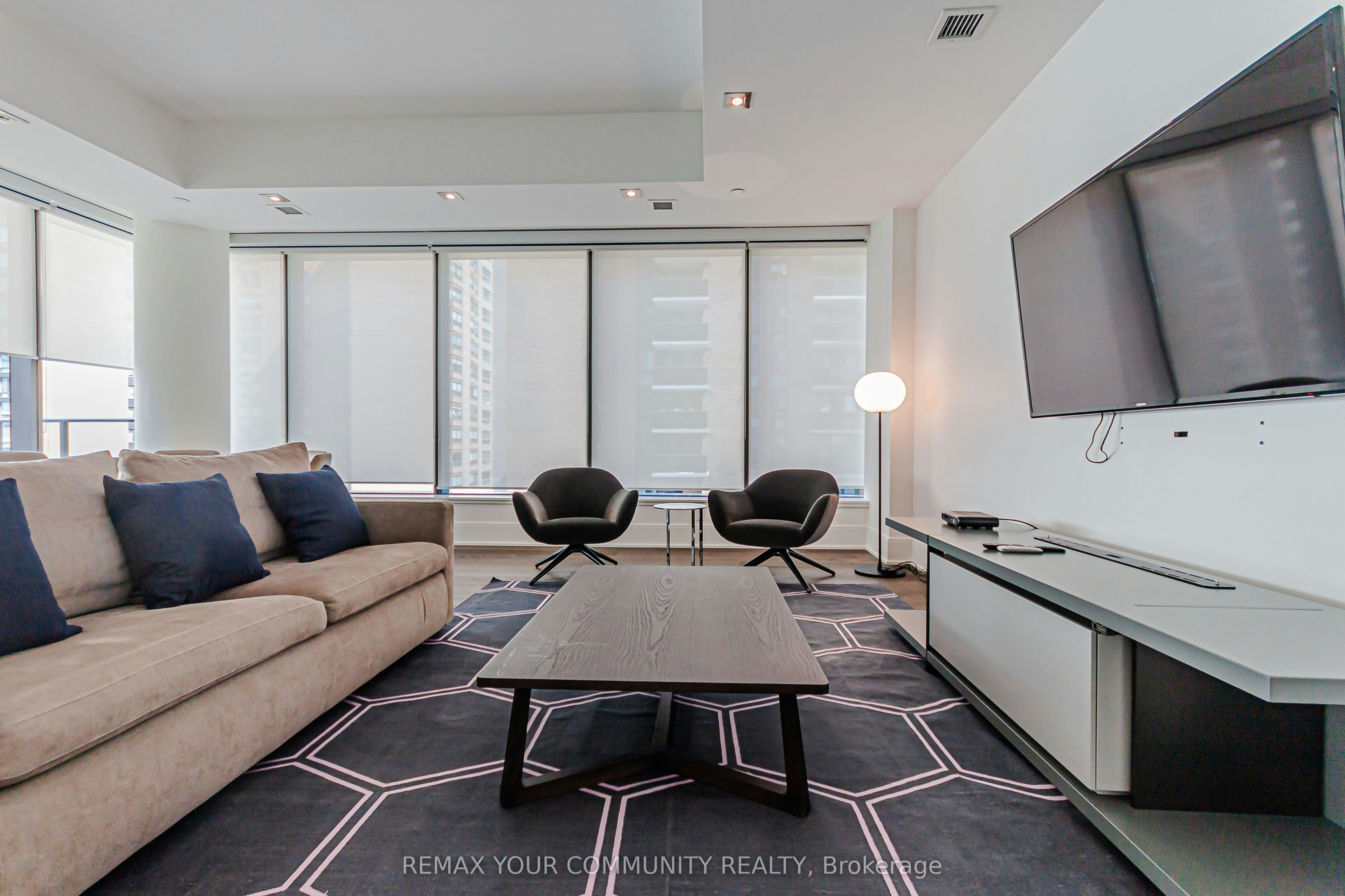902-77 Charles Street W, Toronto, ON, M5S 2X1 - 16