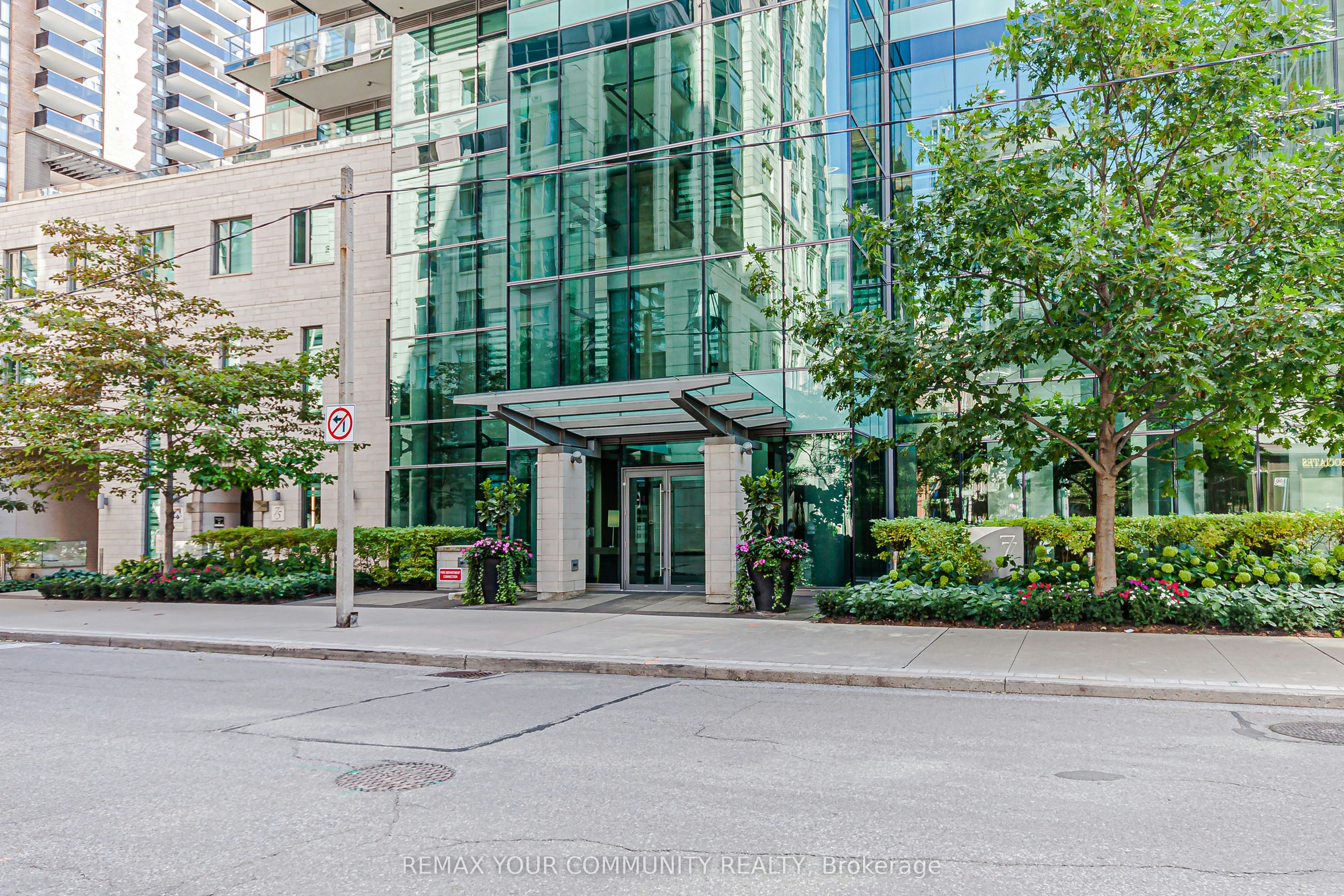 902-77 Charles Street W, Toronto, ON, M5S 2X1 - 4