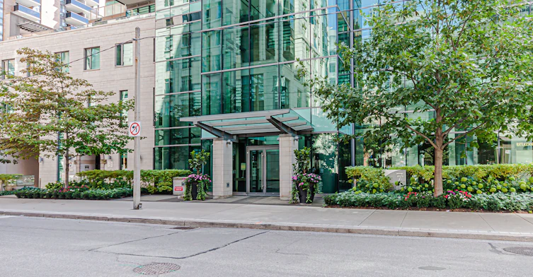 902-77 Charles Street W, Toronto, ON, M5S 2X1 - 4
