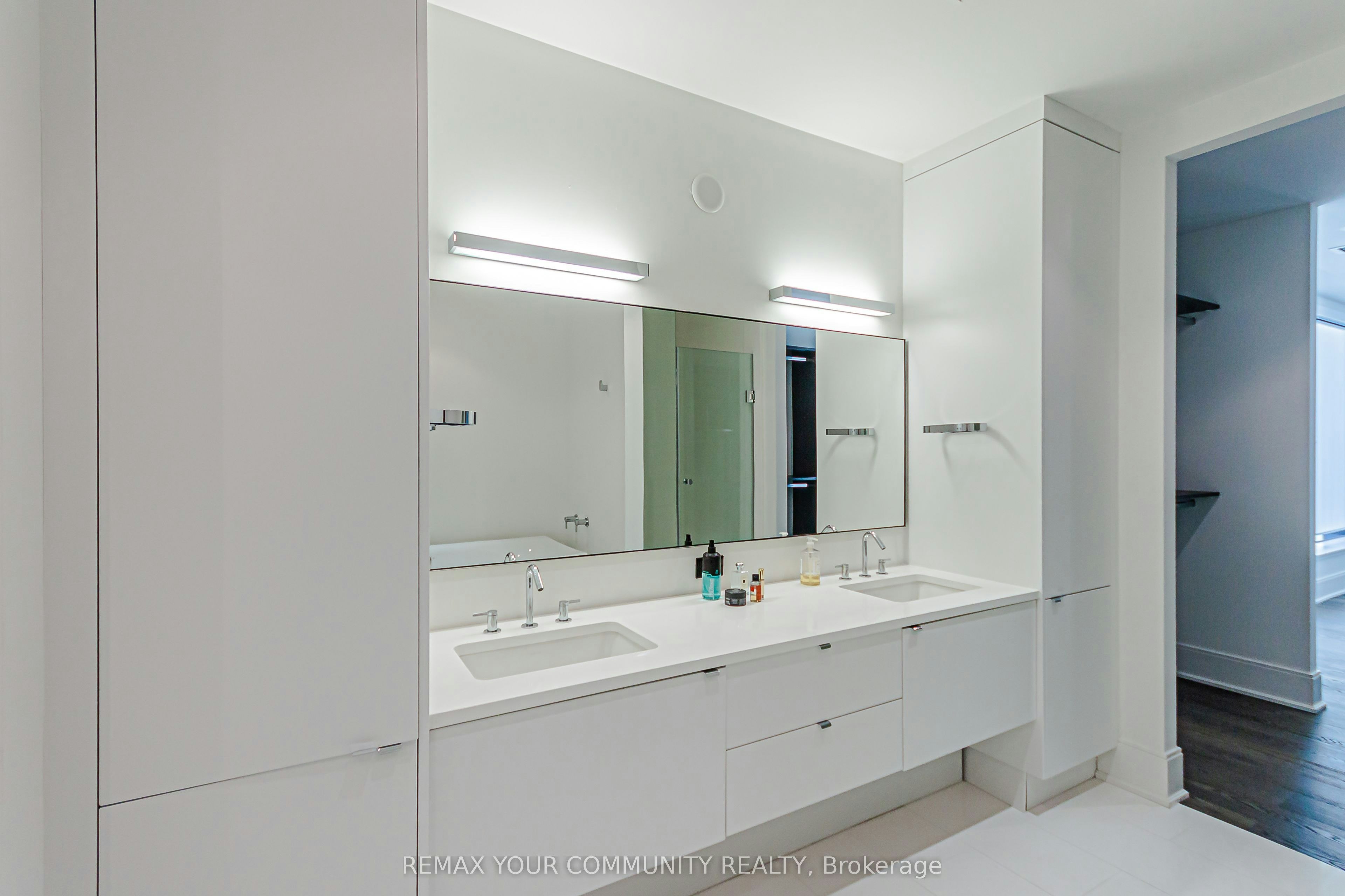 902-77 Charles Street W, Toronto, ON, M5S 2X1 - 37