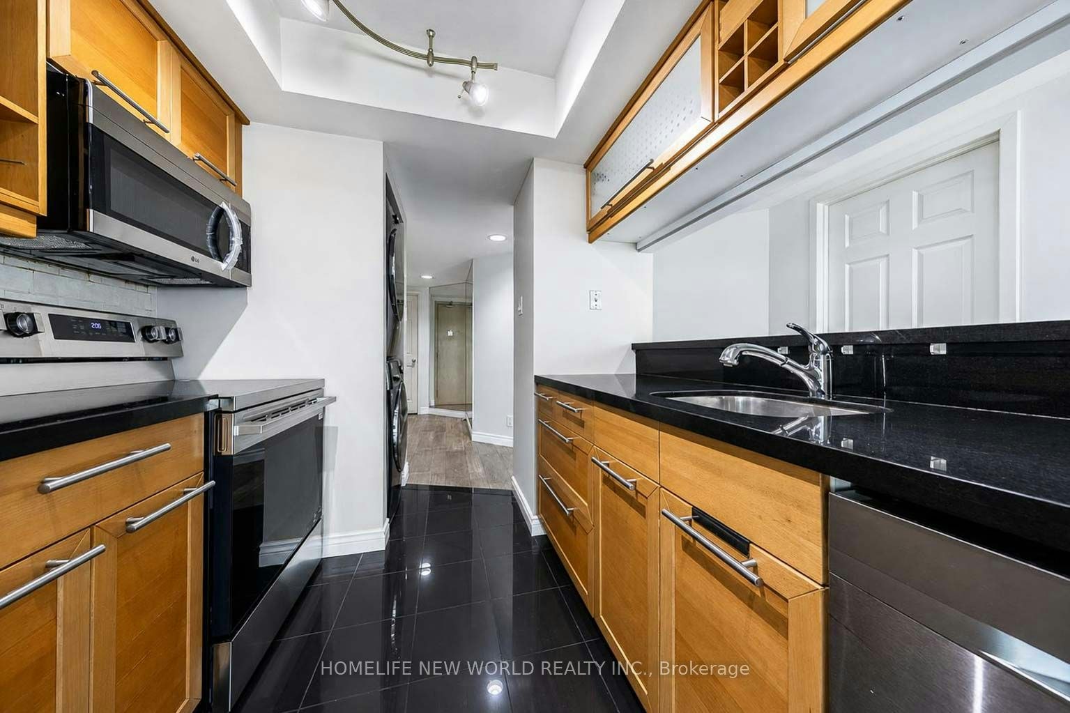 1602-77 Harbour Square, Toronto, ON, M5J 2S2 - 12