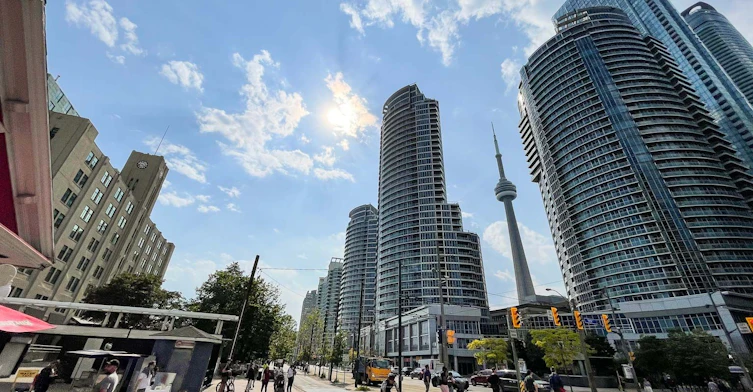 1602-77 Harbour Square, Toronto, ON, M5J 2S2
