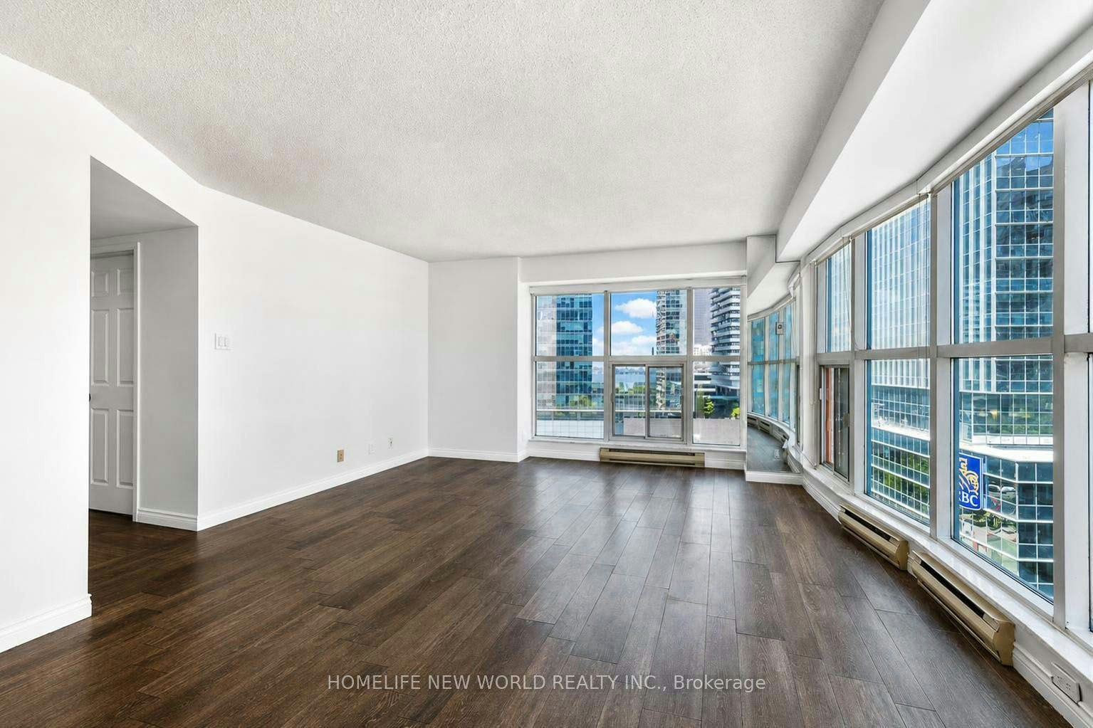 1602-77 Harbour Square, Toronto, ON, M5J 2S2 - 9