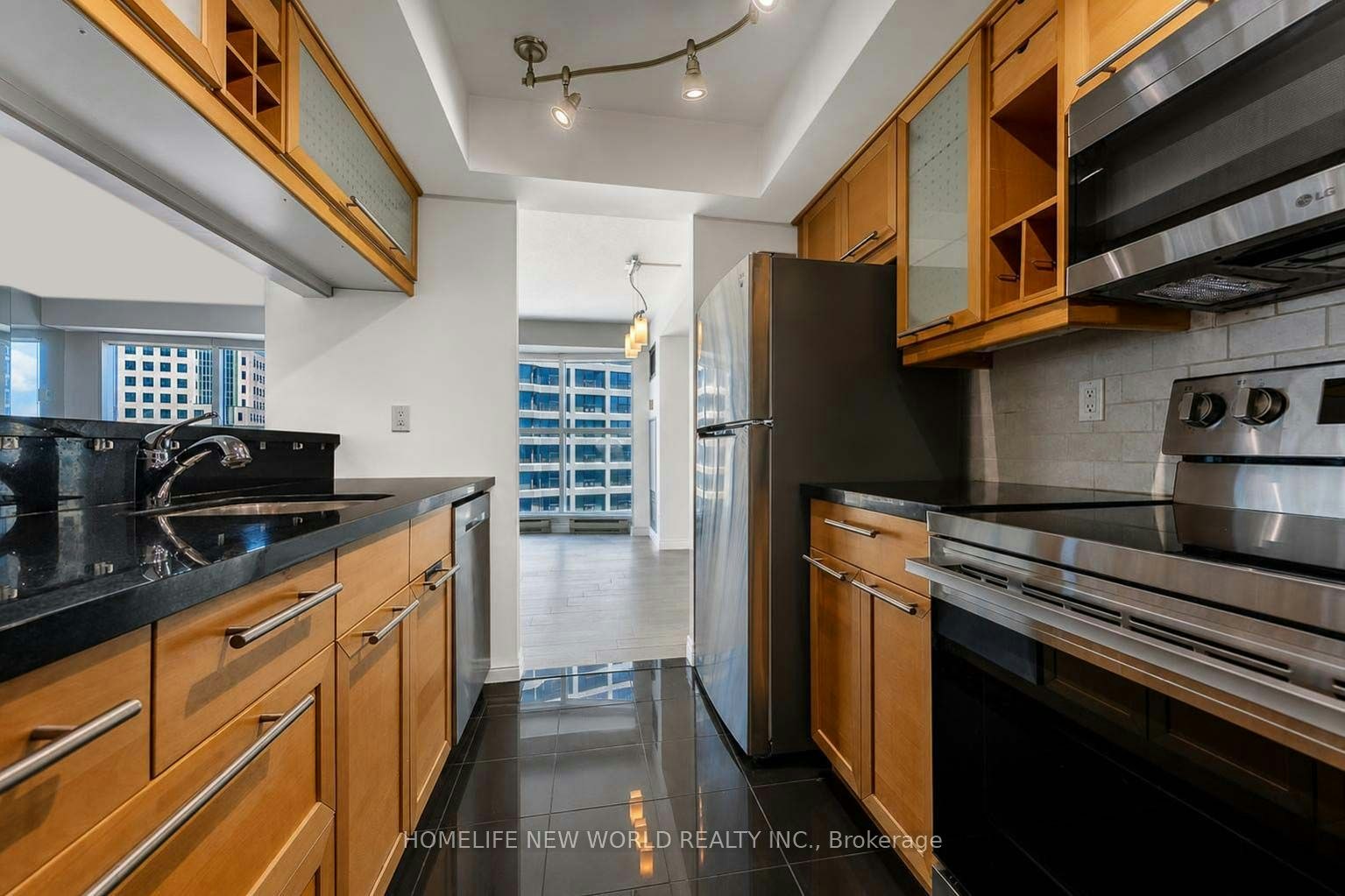 1602-77 Harbour Square, Toronto, ON, M5J 2S2 - 16