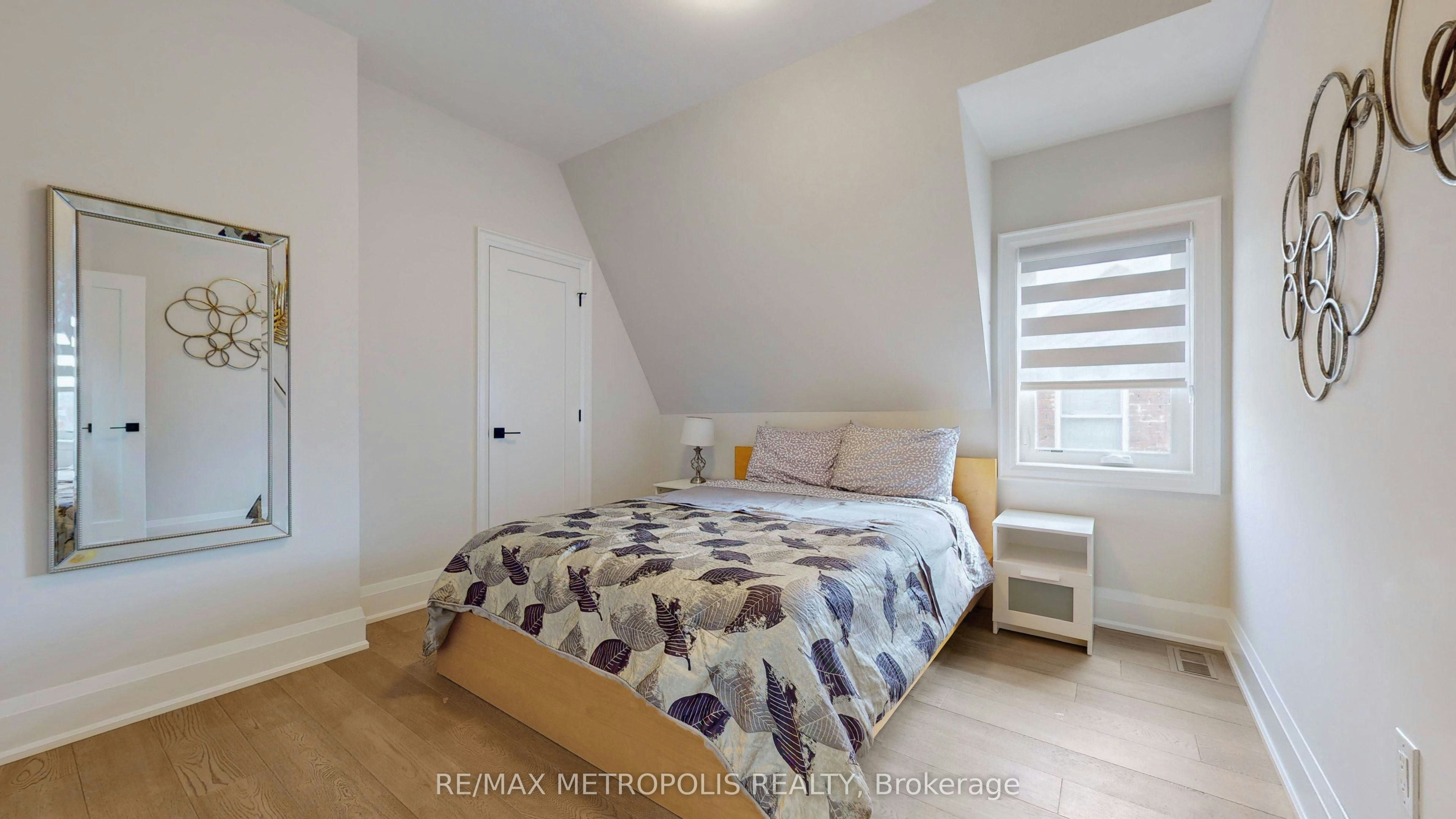 2&3 Floor-165 Manning Avenue, Toronto, ON, M6J 2K6 - 26