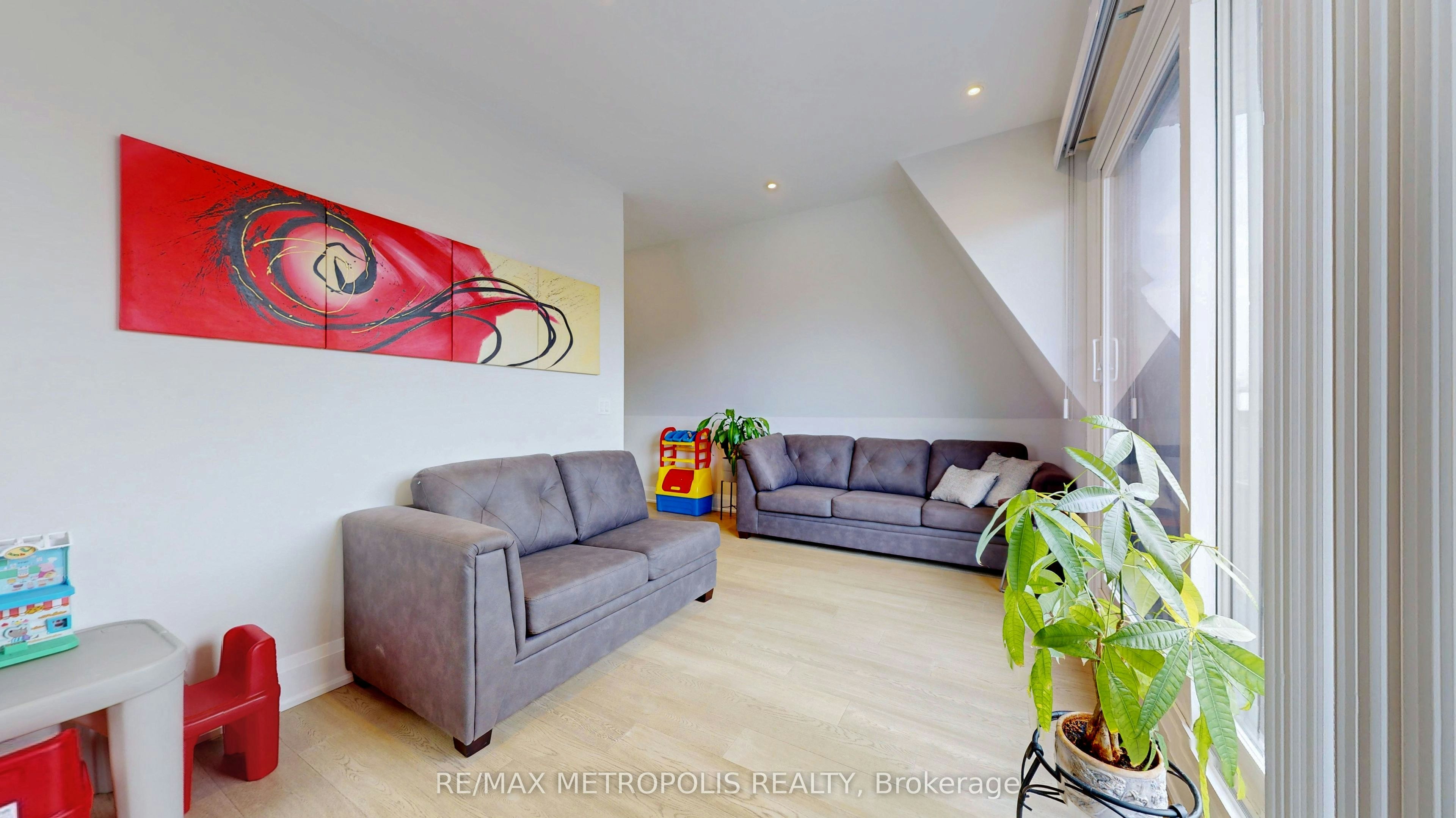 2&3 Floor-165 Manning Avenue, Toronto, ON, M6J 2K6 - 30