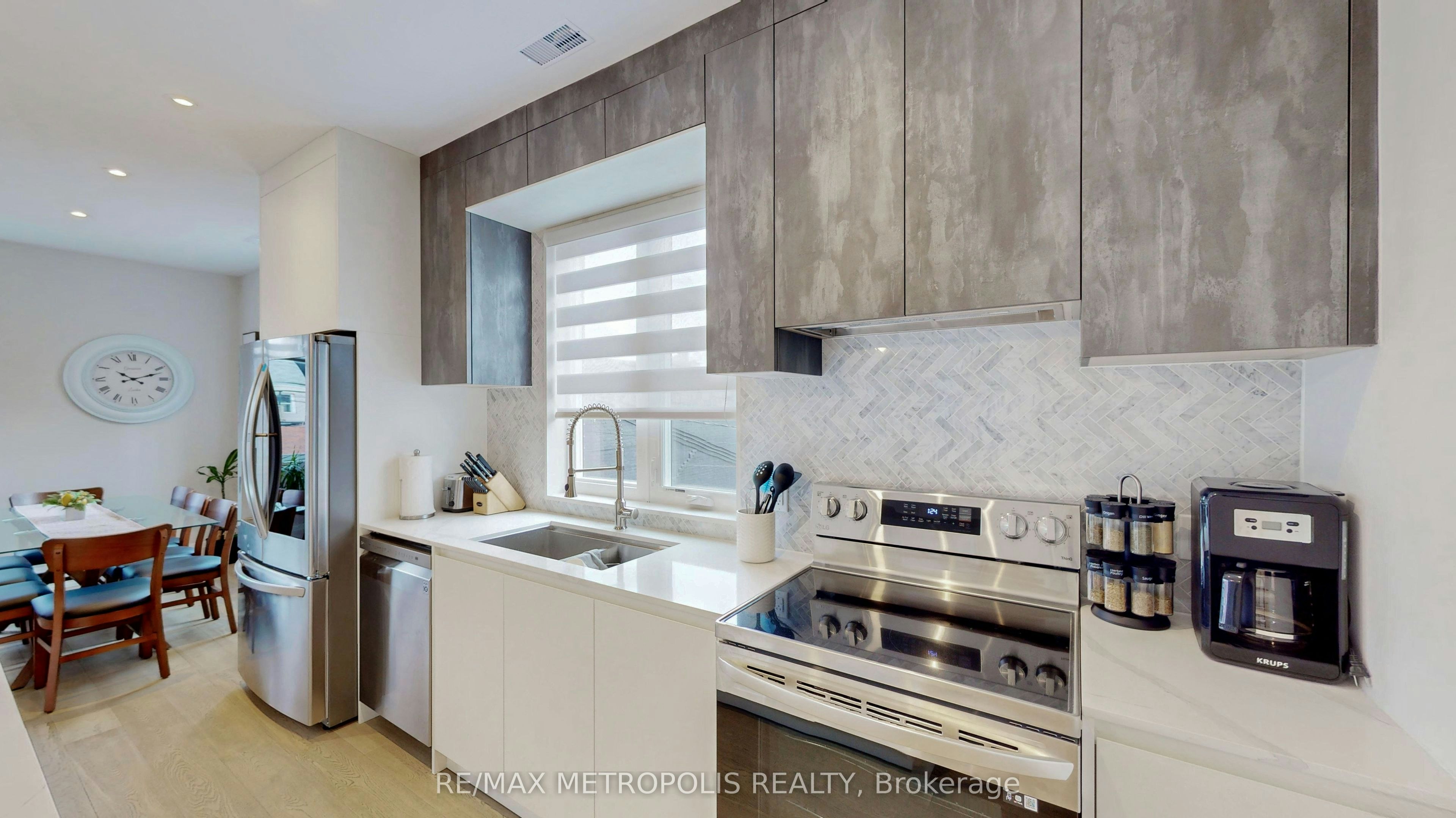 2&3 Floor-165 Manning Avenue, Toronto, ON, M6J 2K6 - 19