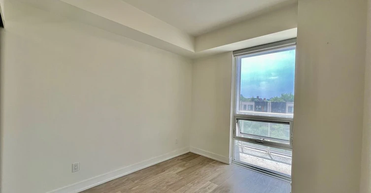 302-80 Vanauley Street, Toronto, ON, M5T 0C9 - 5