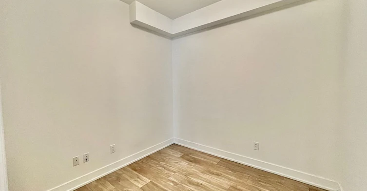 302-80 Vanauley Street, Toronto, ON, M5T 0C9 - 10