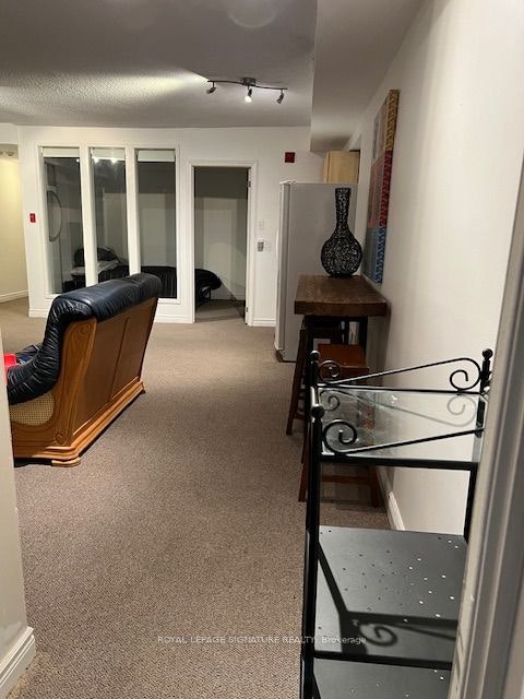 Lower-208 Carlton Street, Toronto, ON, M5A 2L1 - 15