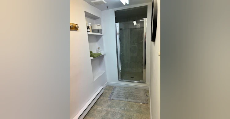 Lower-208 Carlton Street, Toronto, ON, M5A 2L1 - 18