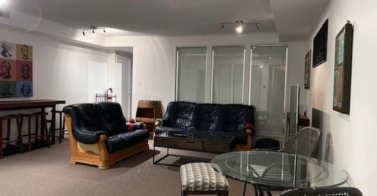 Lower-208 Carlton Street, Toronto, ON, M5A 2L1 - 9