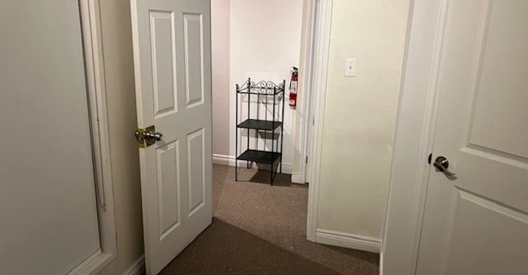 Lower-208 Carlton Street, Toronto, ON, M5A 2L1 - 31