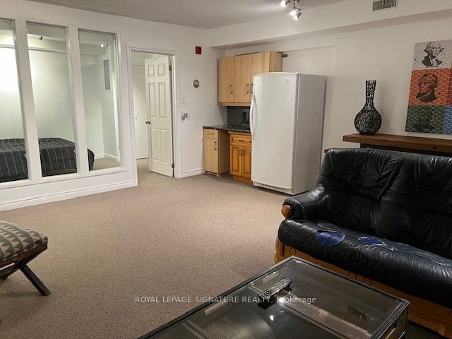 Lower-208 Carlton Street, Toronto, ON, M5A 2L1 - 14