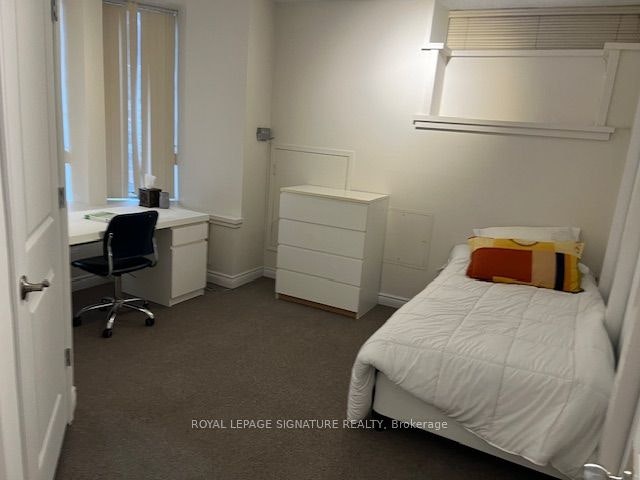 Lower-208 Carlton Street, Toronto, ON, M5A 2L1 - 28