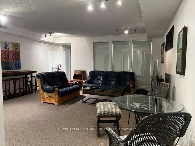Lower-208 Carlton Street, Toronto, ON, M5A 2L1 - 10