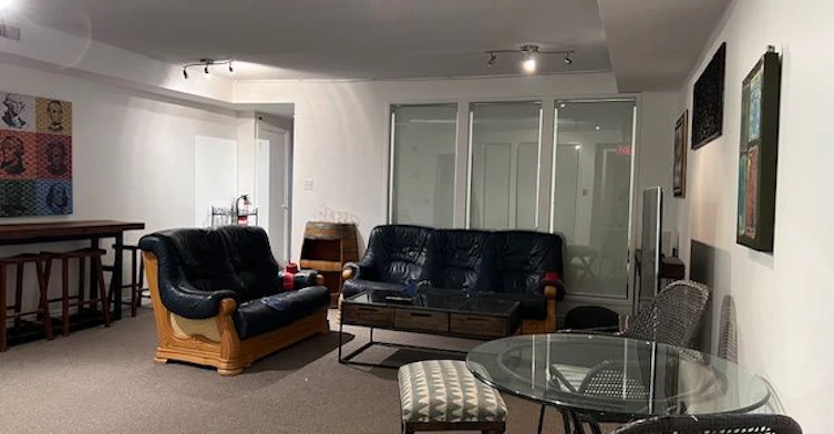 Lower-208 Carlton Street, Toronto, ON, M5A 2L1 - 9