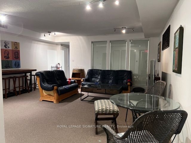 Lower-208 Carlton Street, Toronto, ON, M5A 2L1 - 10