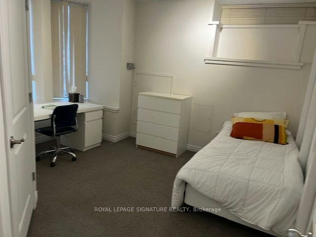 Lower-208 Carlton Street, Toronto, ON, M5A 2L1 - 28