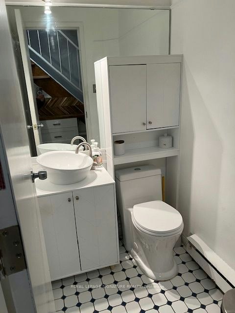 Lower-208 Carlton Street, Toronto, ON, M5A 2L1 - 17