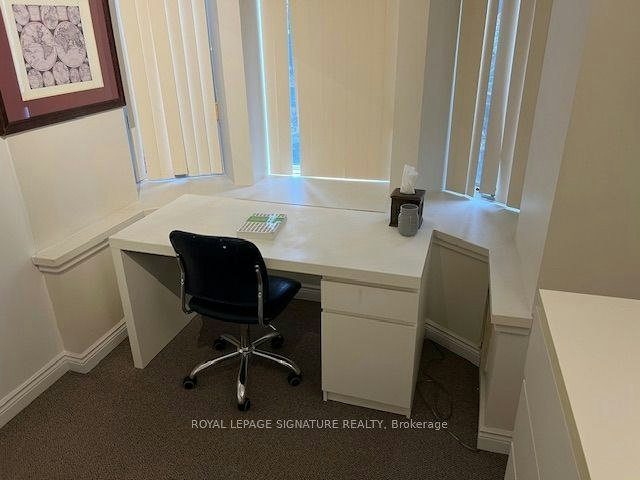 Lower-208 Carlton Street, Toronto, ON, M5A 2L1 - 30