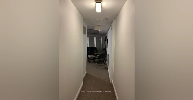 Lower-208 Carlton Street, Toronto, ON, M5A 2L1 - 8