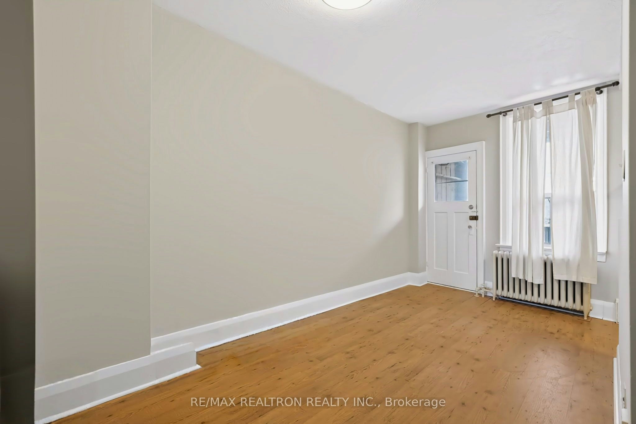 3-3232 Yonge Street, Toronto, ON, M4N 2L4