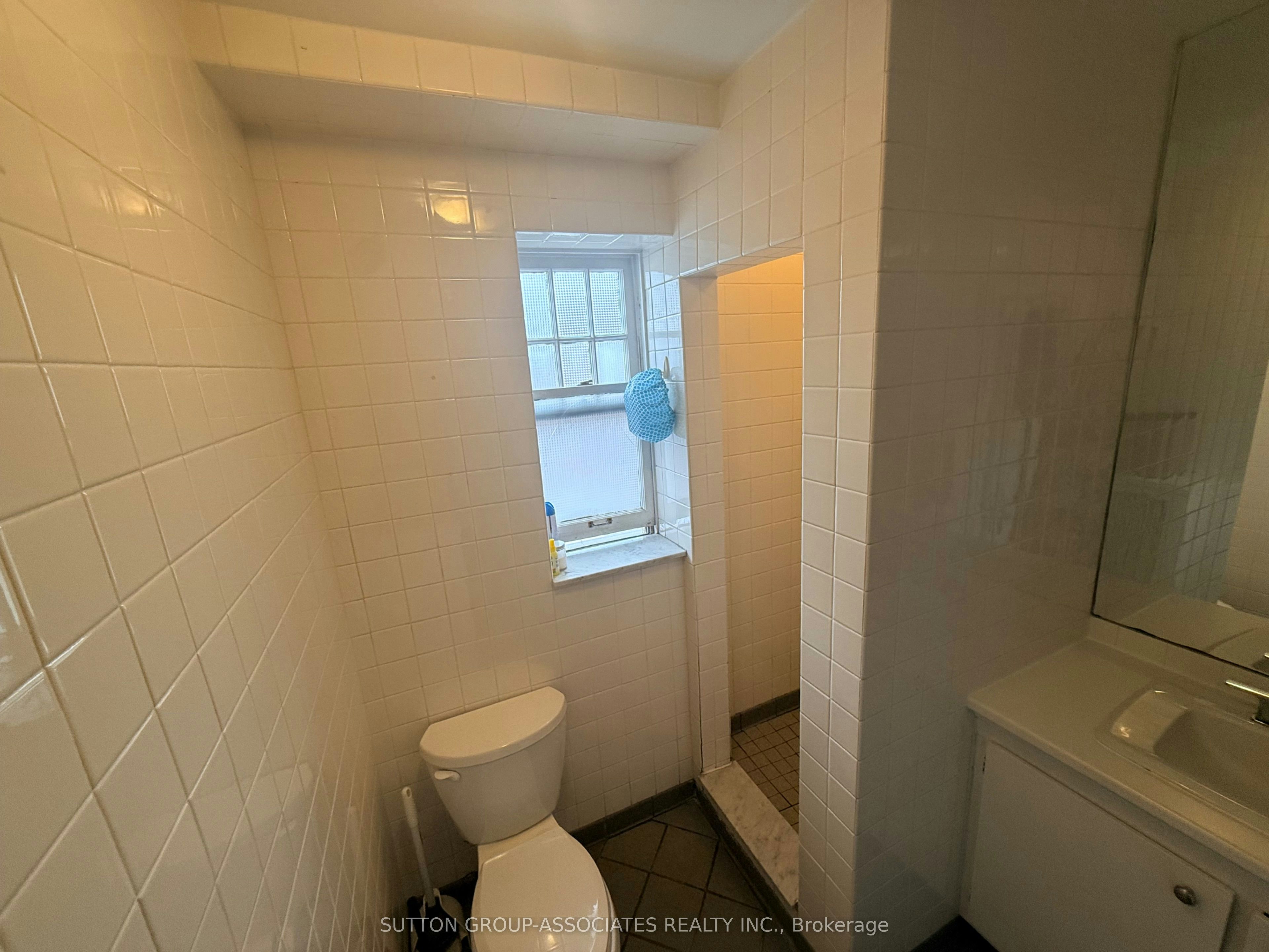 Upper-184 Madison Avenue, Toronto, ON, M5R 2S5 - 19