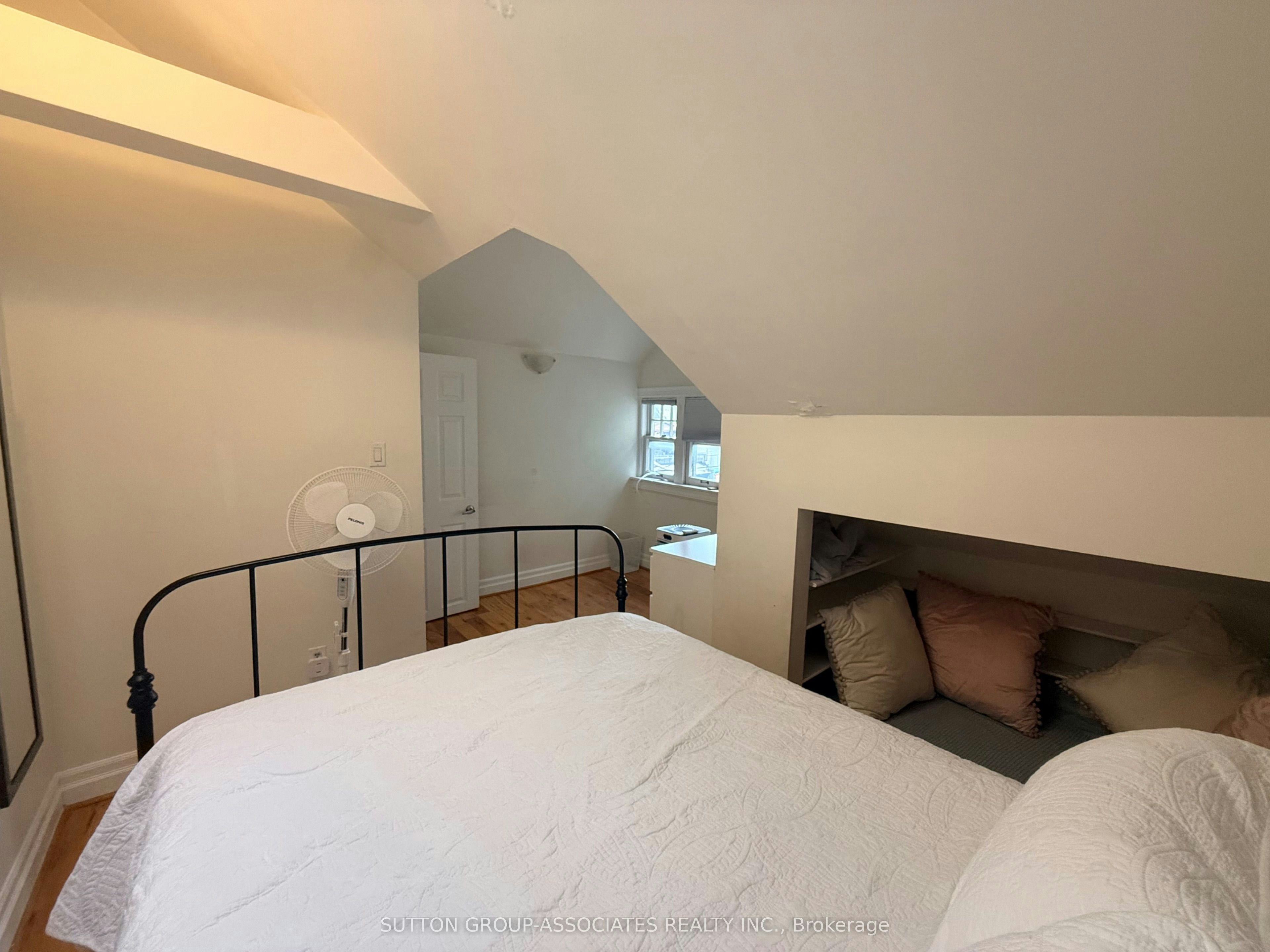 Upper-184 Madison Avenue, Toronto, ON, M5R 2S5 - 26