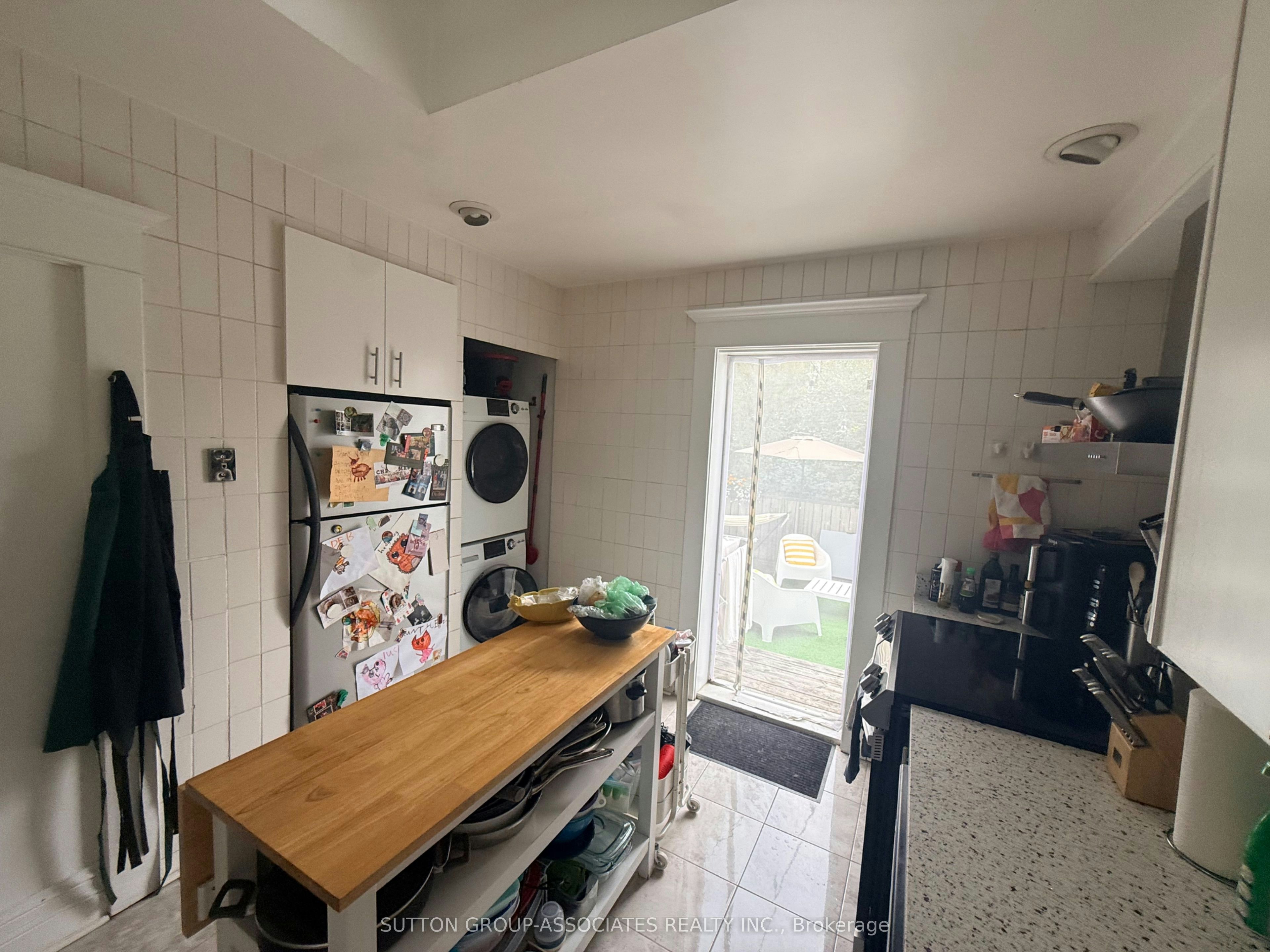 Upper-184 Madison Avenue, Toronto, ON, M5R 2S5 - 10